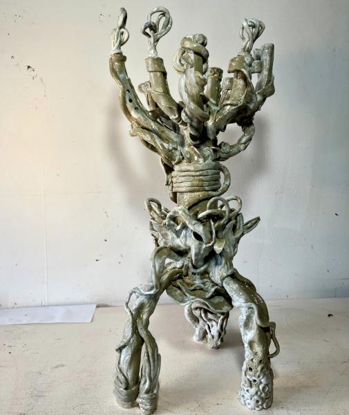 three leg with finials